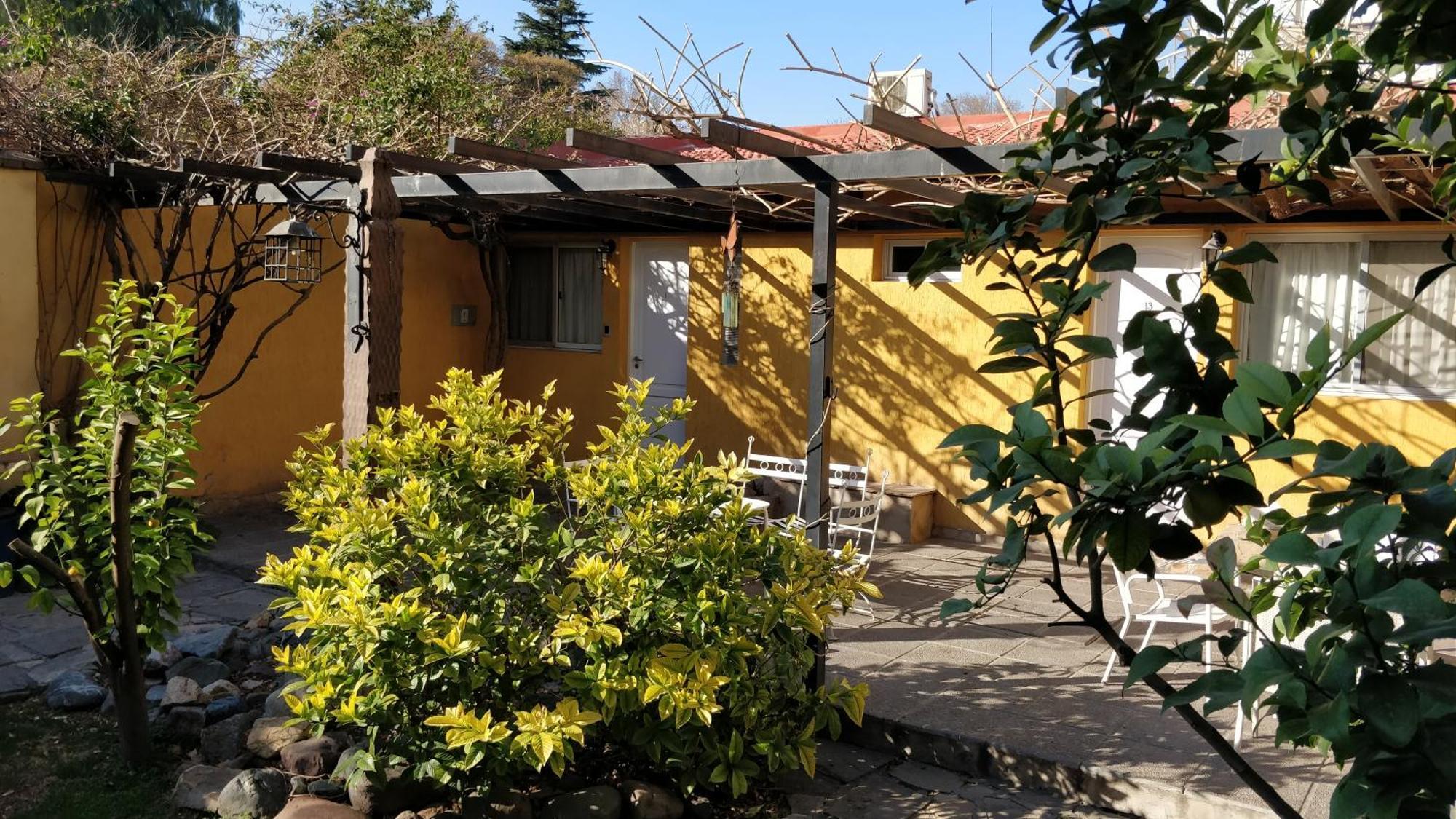 Alamo Hostel & Suites Mendoza Bagian luar foto