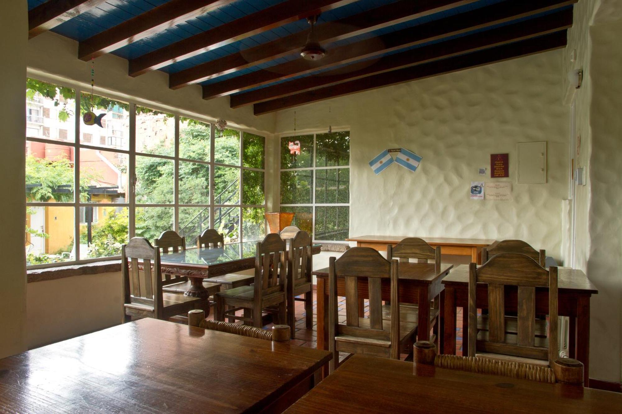 Alamo Hostel & Suites Mendoza Bagian luar foto